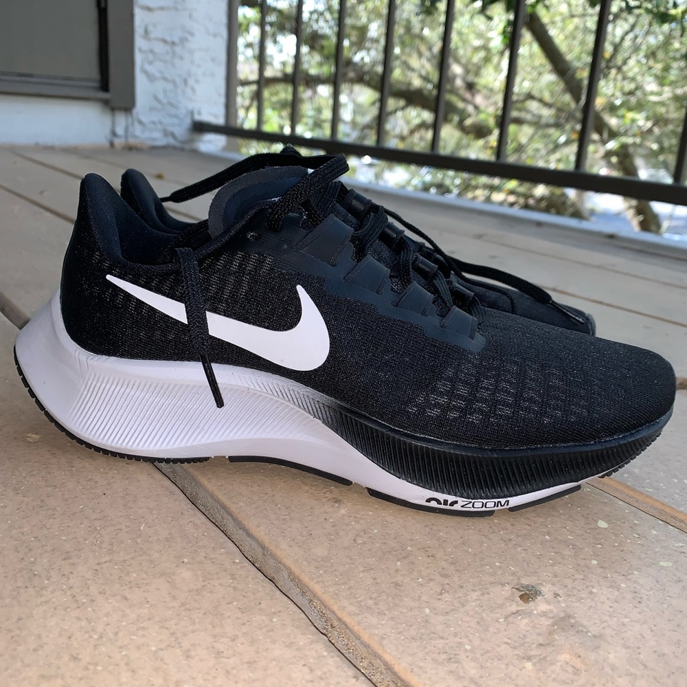 Nike Zoom Pegasus 37 - NEVER WORN